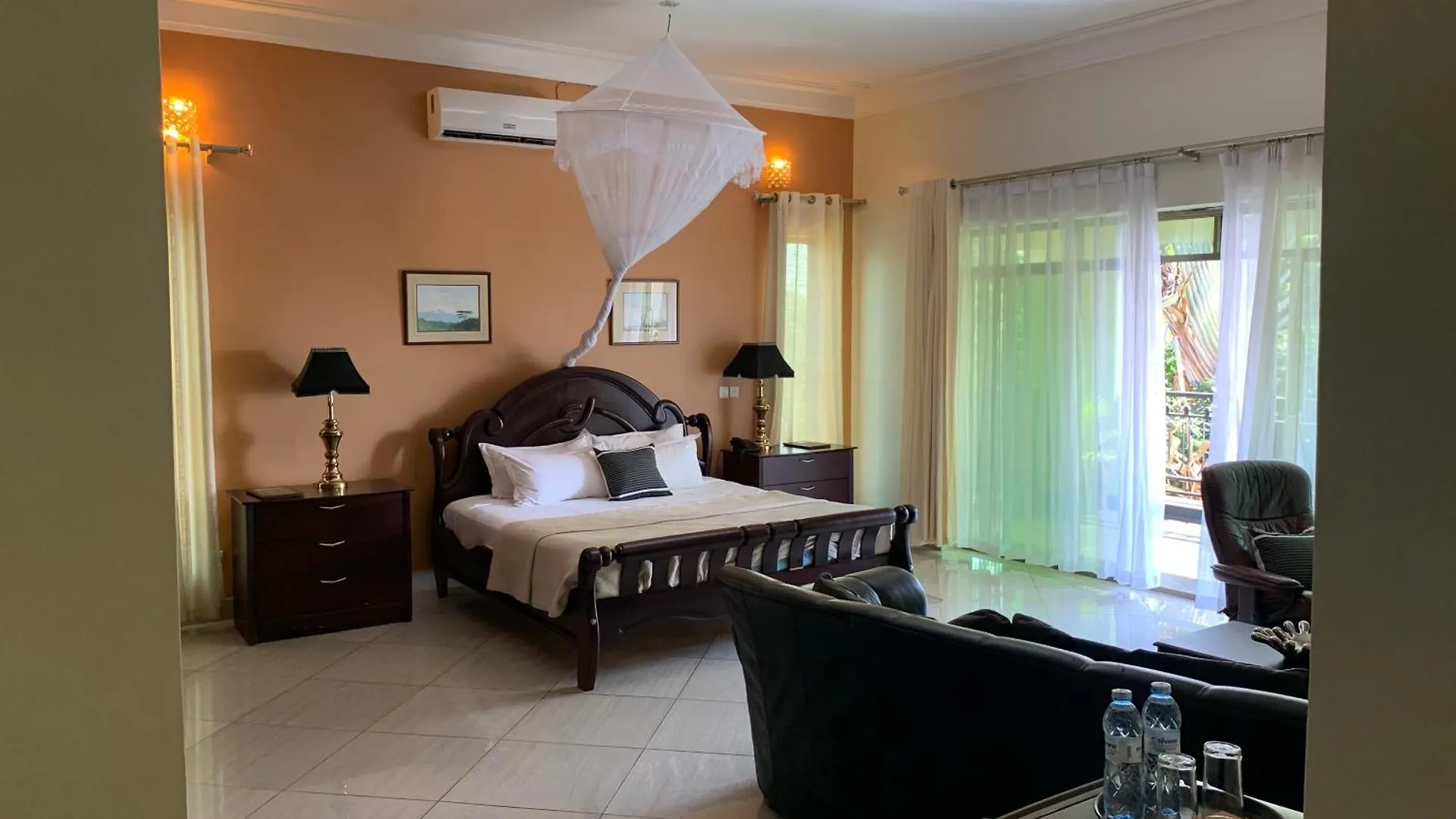 Lakepoint Villa Entebbe 3*,  Uganda