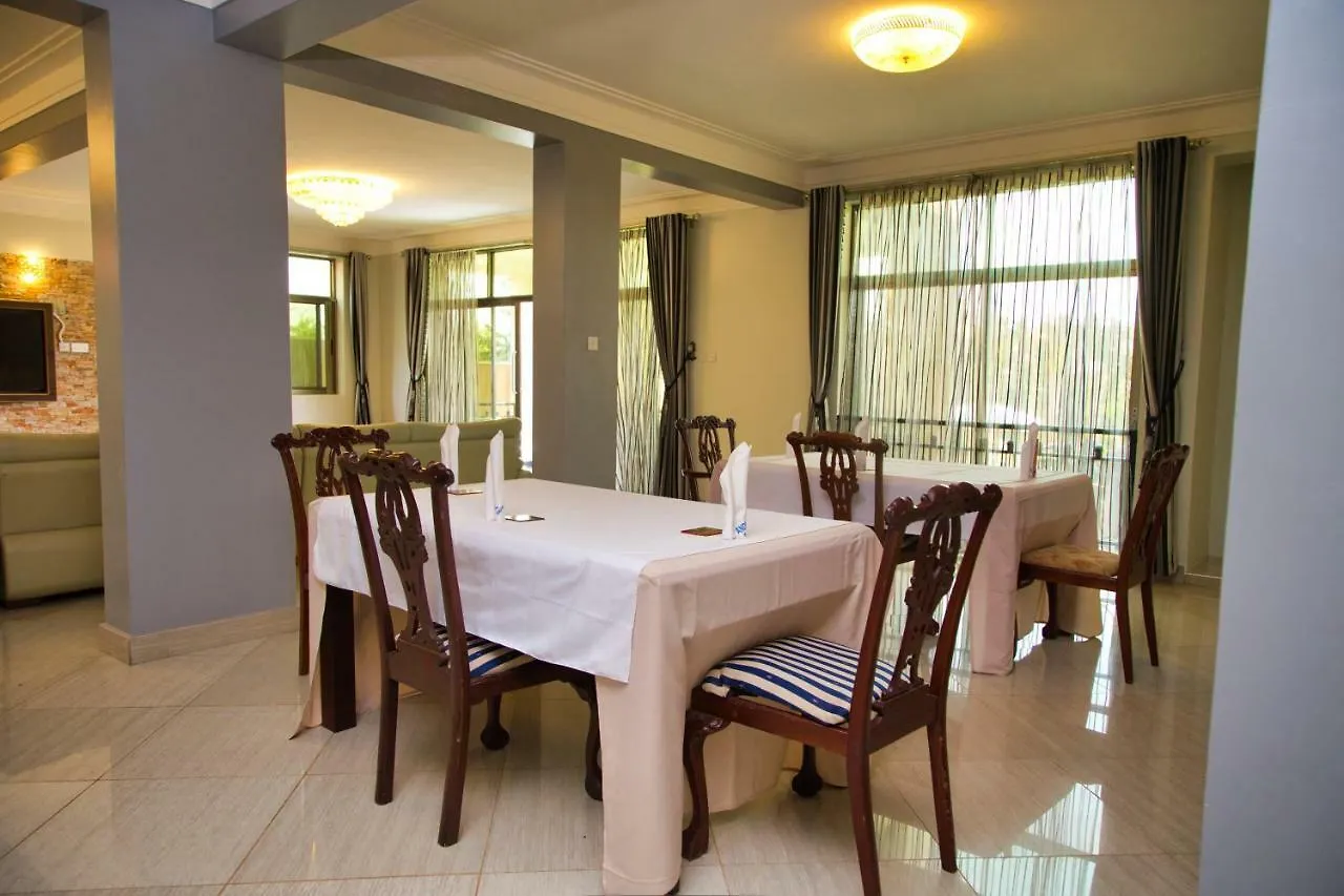 Lakepoint Villa Entebbe 3*,